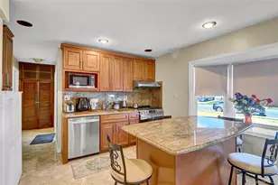 29 Walnut Ln, Hicksville, NY 11801 - Photo 7