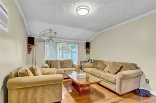 29 Walnut Ln, Hicksville, NY 11801 - Photo 5