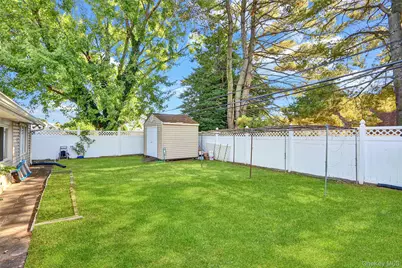 29 Walnut Lane, Hicksville, NY 11801 - Photo 27