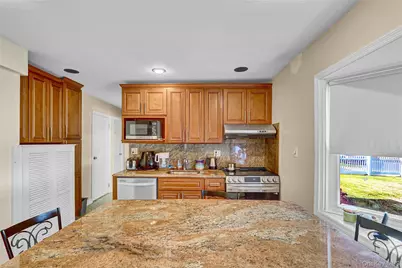 29 Walnut Lane, Hicksville, NY 11801 - Photo 11