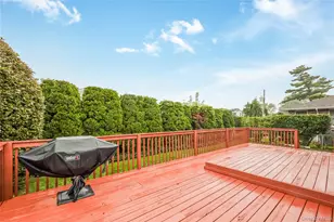 70 Norman Ln, Levittown, NY 11756 - Photo 27