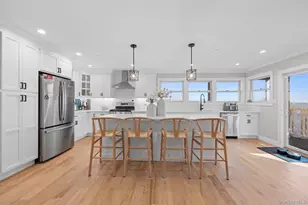 914 Arctic St, Lindenhurst, NY 11757 - Photo 7