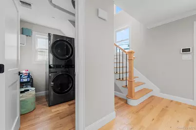 914 Arctic Street, Lindenhurst, NY 11757 - Photo 11