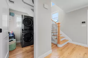 914 Arctic St, Lindenhurst, NY 11757 - Photo 11