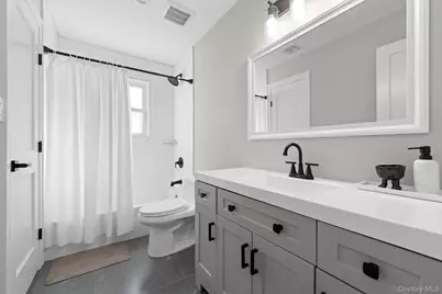 914 Arctic Street, Lindenhurst, NY 11757 - Photo 13