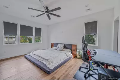 134 Martens Avenue, Valley Stream, NY 11580 - Photo 17