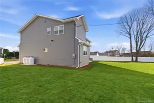 23 Cove Ln, Levittown, NY 11756 - Photo 31