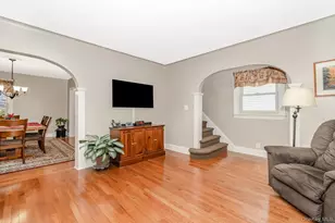 347 Wellington Rd, Mineola, NY 11501 - Photo 5