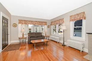 347 Wellington Rd, Mineola, NY 11501 - Photo 3