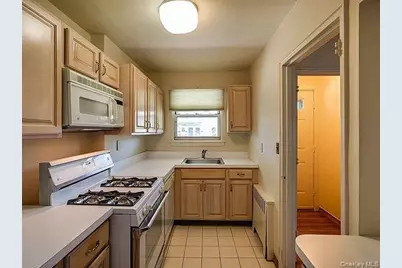 8168 Langdale Street #263A, New Hyde Park, NY 11040 - Photo 7