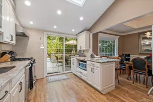 9 Flint Ln, Jericho, NY 11753 - Photo 11