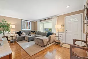 9 Flint Ln, Jericho, NY 11753 - Photo 3