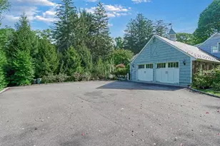 14 Farmstead Ln, Brookville, NY 11545 - Photo 11