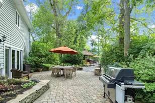 25 Surry Hill Pl, Huntington, NY 11743 - Photo 43