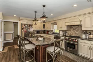 1436 7th St, West Babylon, NY 11704 - Photo 9