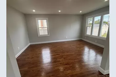 3154 Roxbury Road, Oceanside, NY 11572 - Photo 3