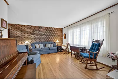 92 Hemlock Drive, Farmingdale, NY 11735 - Photo 3