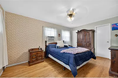 92 Hemlock Drive, Farmingdale, NY 11735 - Photo 13