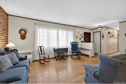 92 Hemlock Drive, Farmingdale, NY 11735 - Photo 5