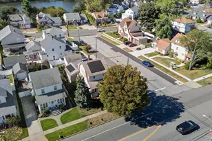 160 Rockaway Pkwy, Valley Stream, NY 11580 - Photo 31