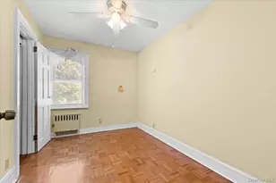 160 Rockaway Pkwy, Valley Stream, NY 11580 - Photo 15