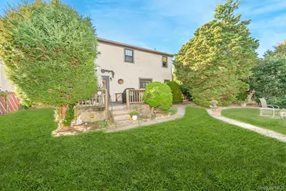 1427 Washington Avenue, Seaford, NY 11783 - Photo 23