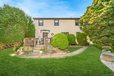 1427 Washington Avenue, Seaford, NY 11783 - Photo 25