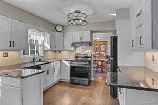 60 Oak St, Smithtown, NY 11787 - Photo 7