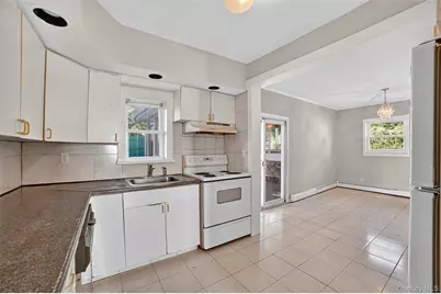 23 Mansion Avenue, Yonkers, NY 10704 - Photo 7