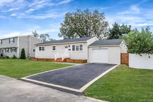 120 Manhattan Ave, West Babylon, NY 11704 - Photo 3