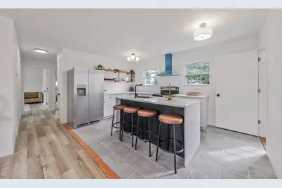 120 Manhattan Avenue, West Babylon, NY 11704 - Photo 13