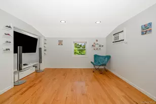 11 Overton St, Freeport, NY 11520 - Photo 11