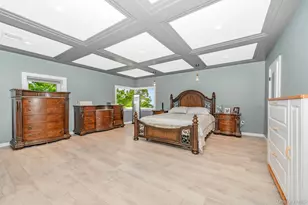 28 Riverside Ave, Amityville, NY 11701 - Photo 17