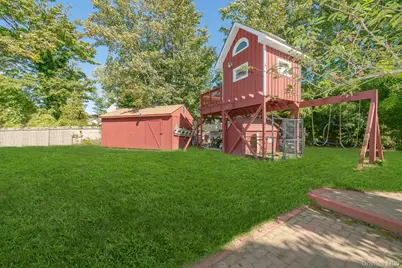 28 Riverside Avenue, Amityville, NY 11701 - Photo 25