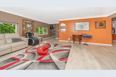 28 Riverside Avenue, Amityville, NY 11701 - Photo 9