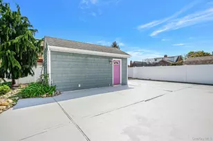 7 Grandview Dr, Shirley, NY 11967 - Photo 7