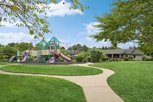 103 Rivendell Ct, Melville, NY 11747 - Photo 37