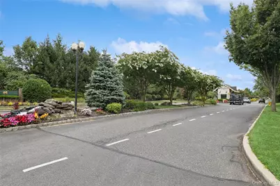 103 Rivendell Court, Melville, NY 11747 - Photo 47