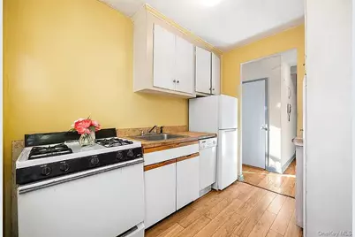 99-63 66th Avenue #B18, Rego Park, NY 11374 - Photo 5