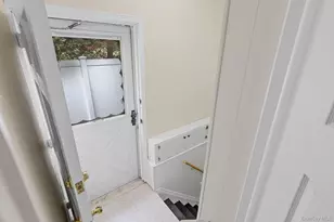 39 Wellington Ave, Deer Park, NY 11729 - Photo 15