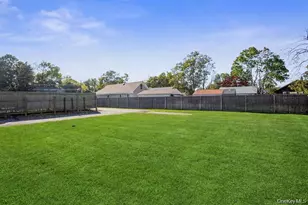 29 Robert St, Patchogue, NY 11772 - Photo 17