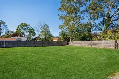 29 Robert Street, Patchogue, NY 11772 - Photo 15