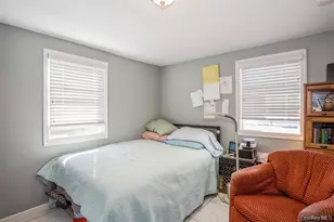 29 Robert St, Patchogue, NY 11772 - Photo 9