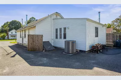 29 Robert Street, Patchogue, NY 11772 - Photo 19