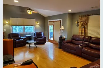 176 Avondale Drive, Centereach, NY 11720 - Photo 9