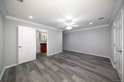 138 Overlook Drive #138, Farmingville, NY 11738 - Photo 15