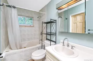 584 Yale St, Oceanside, NY 11572 - Photo 15