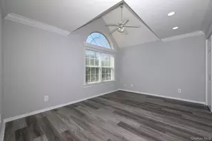 170 Overlook Dr, Farmingville, NY 11738 - Photo 9