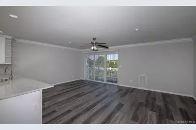 170 Overlook Drive #170, Farmingville, NY 11738 - Photo 5