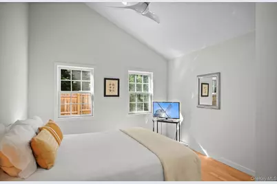 7 Sims Avenue, Sag Harbor, NY 11963 - Photo 23